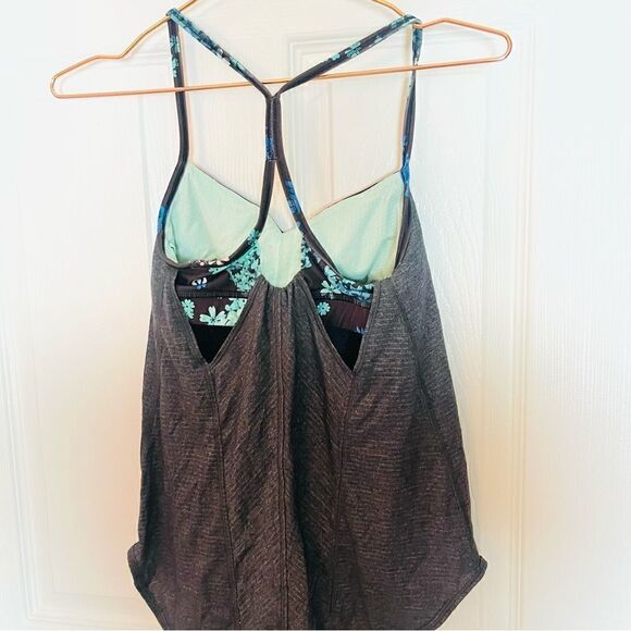 EUC Lululemon Roll Out Tank in Heathered Black / Petal Pop 2 - Picture 6 of 7